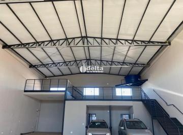 Comercial · 360m² · Galpão disponível para venda no bairro Segismundo Pereira em Uberlândia-MG