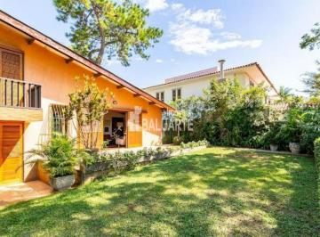 Casa · 250m² · 3 Quartos · 4 Vagas · Casa com 3 Quartos e 4 banheiros à Venda,