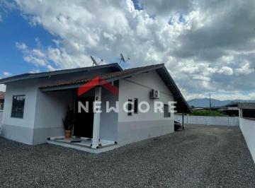 Casa · 100m² · 3 Quartos · 2 Vagas · Casa em Guabiruba - Centro - Guabiruba/SC