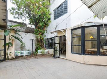 Casa · 384m² · 4 Quartos · 2 Vagas · Sobrado á Venda no Ipiranga com 384m², 4 quartos sendo 2 suítes, 2 vagas.