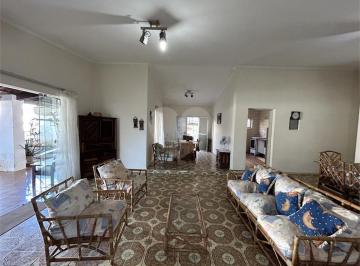 Casa · 192m² · 5 Quartos · 2 Vagas · Casa térrea com 5 quartos à venda em Enseada - SP