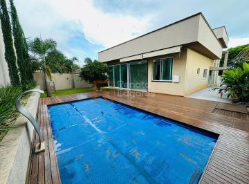 Casa · 228m² · 3 Quartos · 3 Vagas · Casa térrea com gourmet e piscina no Condomínio do Lago