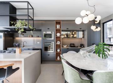 Casa de 3 quartos, Curitiba · CASA COM 226M² E 3 QUARTOS EM CONDOMÍNIO FECHADO NO GUABIROTUBA