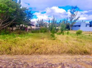 Terreno · 300m² · Terreno à 300 metros do mar na Praia de Atlântida Sul