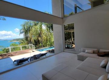 38095221_g.jpg ·
Casa com vista para o mar- 04 suítes, a master com 65m².