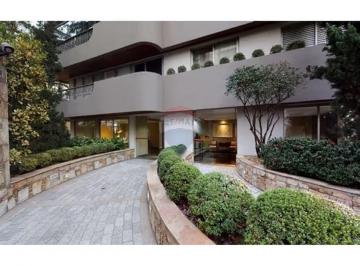 Apartamento · 200m² · 3 Quartos · 3 Vagas · ALUGA apartamento em Moema 200m2 3 suítes, 3 vagas, lazer , andar alto.