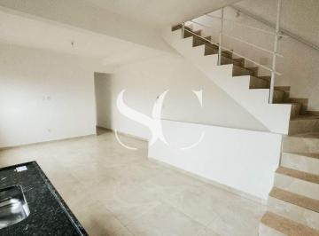 Casa · 95m² · 2 Quartos · Vende-se casa alta de 02 dormitórios sendo 01 suíte no bairro de Vila Ligya no Guarujá