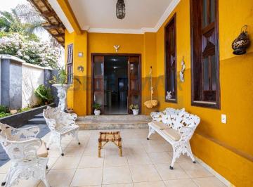 Casa · 400m² · 2 Quartos · 4 Vagas · Casa Estilo Colonial com Vista para o Lago – 400m², 2 Suítes, Condomínio Oásis/Porto Seguro – Lago N