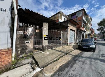 Casa · 200m² · 5 Quartos · 3 Vagas · CASA À VENDA COM 3 MORADIAS NO MESMO TERRENO – NÃO ACEITA FINANCIAMENTO