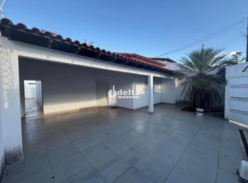 Casa · 300m² · 3 Quartos · 2 Vagas · Casa residencial disponível para venda no bairro Cidade Jardim em Uberlândia-MG