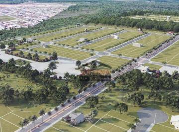 585418d4873e47480a3858f82e8a969a51291f51 · Terreno plano e pronto para construção!