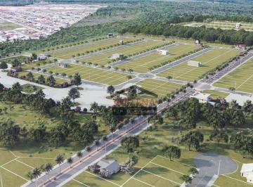 a0d66e04a20e74fb310c74fd51875d3027b91196 · Terreno plano e pronto para construção!