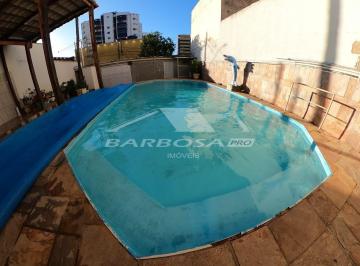 Casa · 241m² · 4 Quartos · 4 Vagas · Casa Sobrado em excelente localização bairro nobre de Caldas Novas
