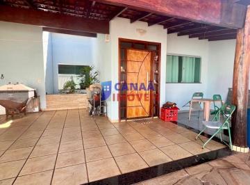 Casa · 170m² · 3 Quartos · 3 Vagas · Casa 3 quartos, 1 suíte, bairro Nova Uberlândia
