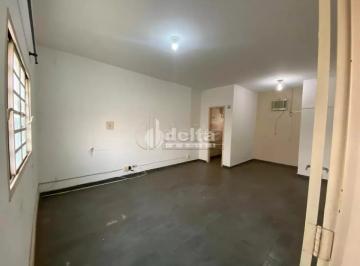 Comercial · 42m² · Loja disponível para locação no bairro Osvaldo Rezende em Uberlândia-MG