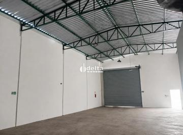 Comercial · 200m² · Galpão disponível para locação no bairro Santa Rosa em Uberlândia-MG