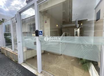 Comercial · 283m² · Casa comercial disponível para locação no bairro Osvaldo Rezende em Uberlândia-MG