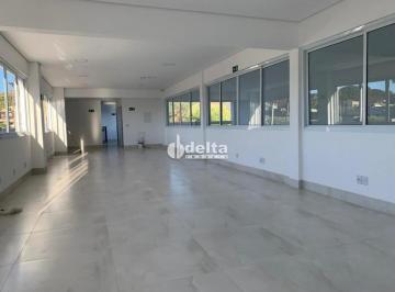 Comercial · 535m² · 7 Vagas · Prédio disponível para aluguel e venda no bairro Jaraguá em Uberlândia-MG