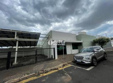Comercial · 300m² · 7 Vagas · Imóvel para Clínica disponível para locação no bairro Tabajaras em Uberlândia-MG.