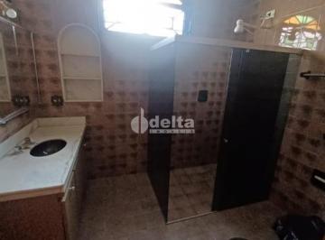 NULL · Casa residencial disponível para locação no bairro Osvaldo Rezende em Uberlândia - MG