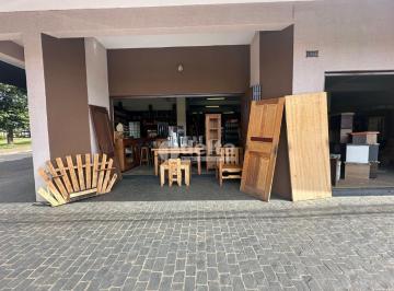 NULL · Loja disponível para locação no bairro Santa Mônica em Uberlândia-MG.