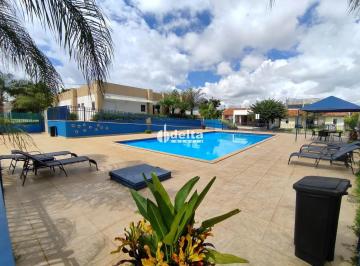 Casa · 145m² · 3 Quartos · 2 Vagas · Casa em condomínio com 2 quartos sendo 1 suíte, disponível para locação no bairro Aclimação em Uberl