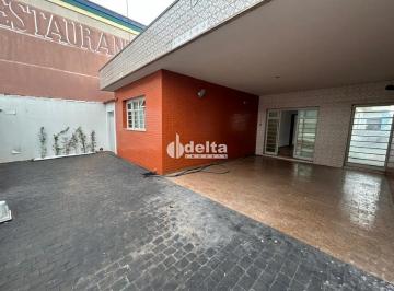Casa · 312m² · 5 Quartos · 2 Vagas · Casa comercial e residencial disponível para locação no bairro Bom Jesus em Uberlândia-MG