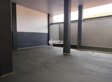 Comercial · 200m² · Galpão disponível para locação no bairro Jardim Europa em Uberlândia-MG