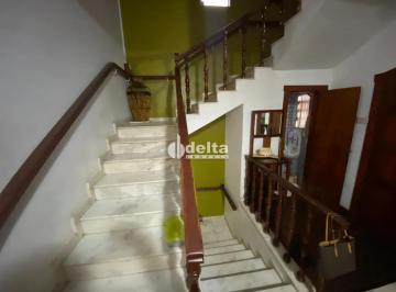 Casa · 500m² · 3 Quartos · 3 Vagas · Casa disponível para locação no bairro Lídice em Uberlândia-MG