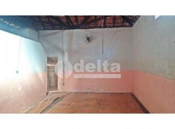 NULL · Galpão disponível para venda e locação no bairro Martins em Uberlândia-MG