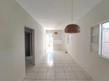 Casa · 180m² · 3 Quartos · 1 Vaga · Casa com 3 quartos sendo 1 suíte disponível para locação no bairro Cidade Jardim em Uberlândia.