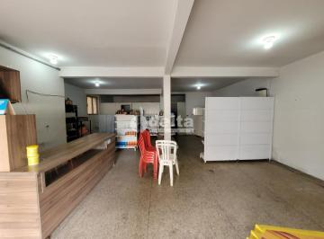 NULL · Loja disponível para locação no bairro Centro em Uberlândia-MG.