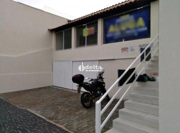 Comercial · 301m² · 3 Vagas · Casa comercial disponível para Locação no bairro Brasil em Uberlândia-MG
