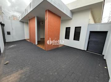 Photo 1 · Casa comercial disponível para locação no bairro Centro em Uberlândia-MG