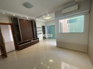 Casa · 245m² · 3 Quartos · 4 Vagas · Casa residencial 3 quartos sendo 2 suítes disponível para locação bairro Nova Uberlândia em Uberlând