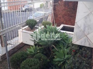 NULL · Casa comercial disponível para Locação no bairro Centro em Uberlândia-MG