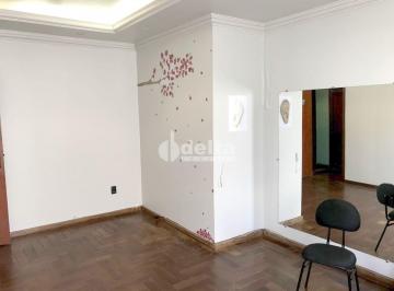 Comercial · 18m² · Sala comercial disponível para locação no bairro Brasil em Uberlândia - MG