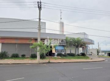 Comercial · 32m² · Loja disponível para locação no bairro Shopping Park em Uberlândia-MG.