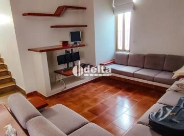Casa · 216m² · 3 Quartos · 4 Vagas · Casa residencial com 3 quartos sendo 2 suítes, disponível para locação e venda no bairro Saraiva em