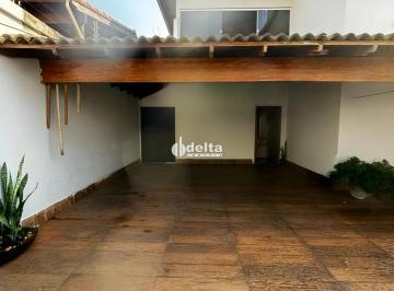 Casa · 320m² · 5 Quartos · 5 Vagas · Casa residencial com 5 quartos e 4 suítes disponível para venda e locação no bairro Jardim Europa em