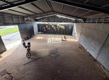 Comercial · 500m² · 20 Vagas · Galpão disponível para locação no bairro Umuarama em Uberlândia-MG