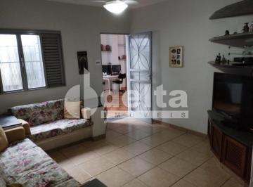NULL · Casa residencial disponível para locação no bairro Centro em Uberlândia-MG