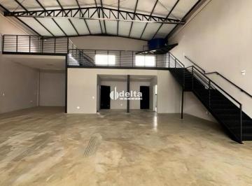 Comercial · 1000m² · 5 Vagas · Galpão disponível para locação no bairro Novo Mundo em Uberlândia-MG