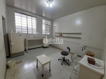NULL · Casa comercial disponível para locação no bairro Centro em Uberlândia-MG