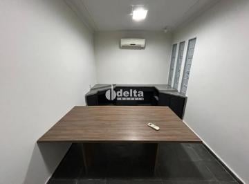Comercial · 12m² · Sala comercial disponível para locação no bairro Cazeca em Uberlândia-MG