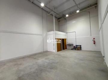 Comercial · 132m² · 2 Vagas · Loja disponível para locação no bairro Jaraguá em Uberlândia-MG