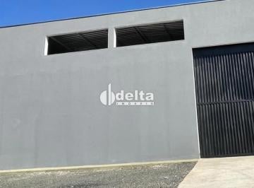 Comercial · 360m² · 5 Vagas · Galpão disponível para locação no bairro Dona Zulmira em Uberlândia-MG