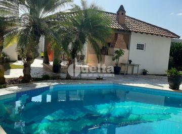 NULL · Casa residencial disponível para locação e venda no bairro Cidade Jardim em Uberlândia-MG