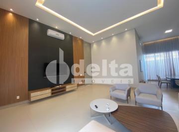 NULL · Casa em condomínio com 3 suítes disponível para locação no bairro Gávea em Uberlândia-MG