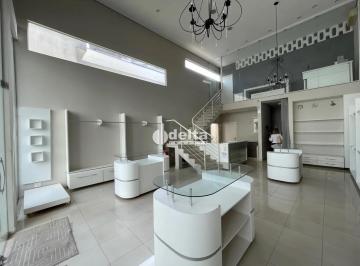 Comercial · 170m² · 3 Vagas · Loja disponível para locação no bairro Centro em Uberlândia-MG.